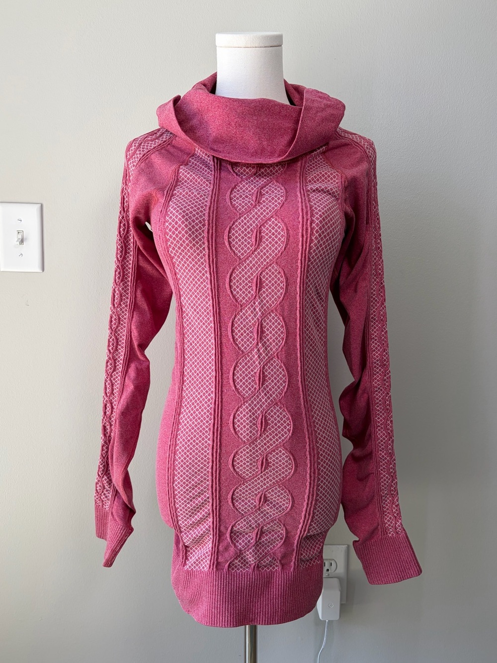 Athleta Comet Seamless Cowl Neck Long Sleeve Top Athleisure Workout